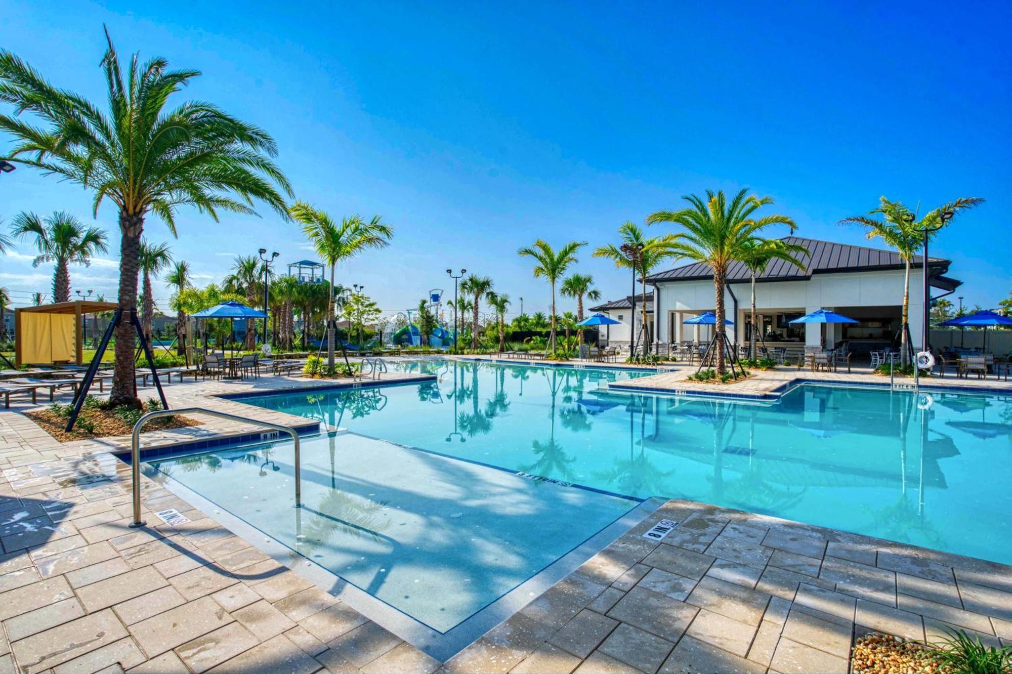 Contemporary Home W Private Pool& Spa Davenport Exterior photo